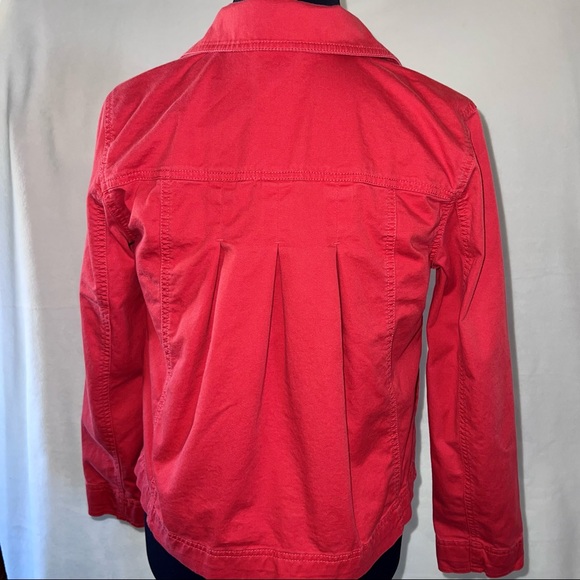 Red lightweight short jacket back pleats button front casual & cool - Picture 3 of 13